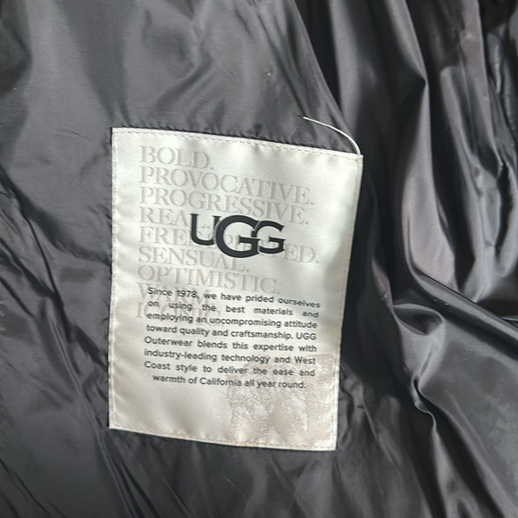 (Sold!!) UGG Brayden Puffer Jacket size XXL. Like new. 10/10 - Picture 4 of 7